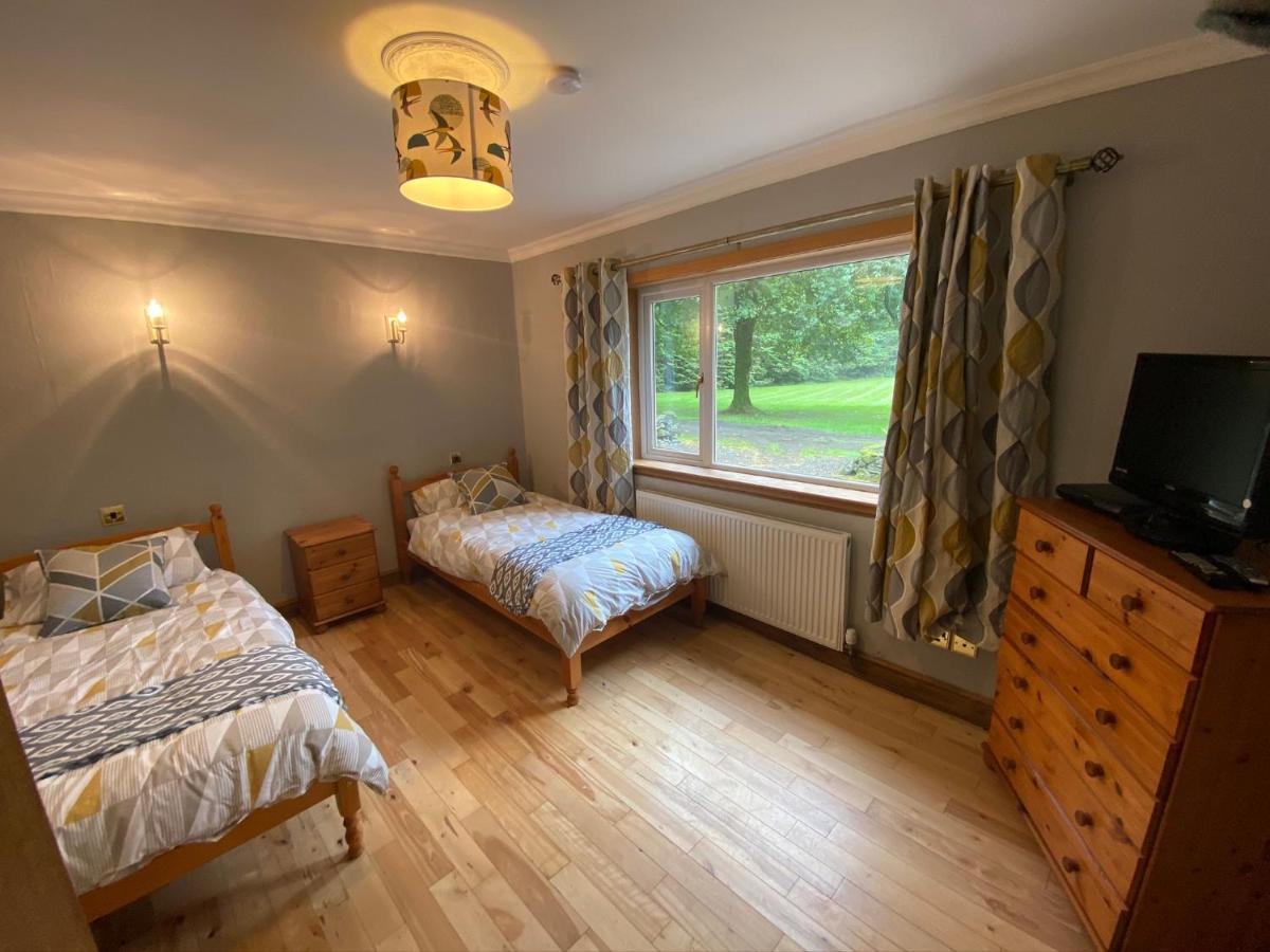 Tranquil Thornhill Cottage Retreat With Hot Tub Moniaive ภายนอก รูปภาพ